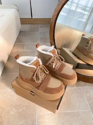 UGG Platform Boots and Sneakers [Multiple Styles] — foto 9 de 13