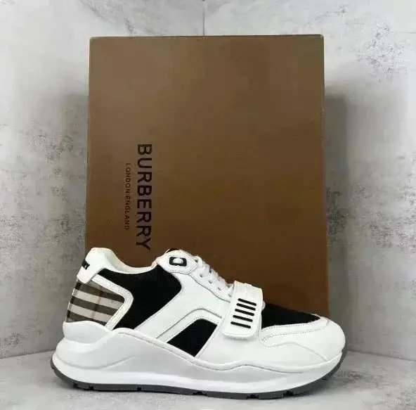 Burberry shoes (40 styles) — foto 13 de 15