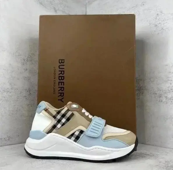Burberry shoes (40 styles) — foto 7 de 15