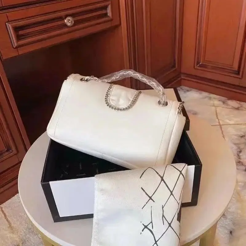 Chanel Boy Bag [2 styles] — foto 2 de 4