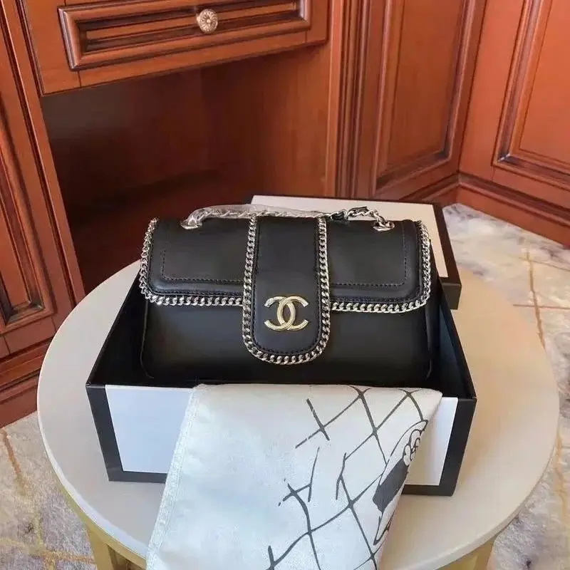 Chanel Boy Bag [2 styles] — foto 3 de 4
