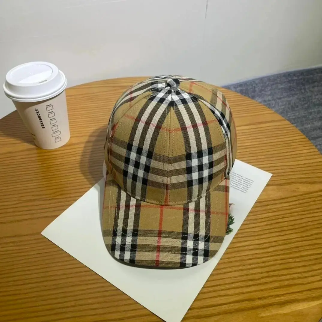 Burberry Hat Cap Gucci Hat [33 CP] — foto 6 de 8