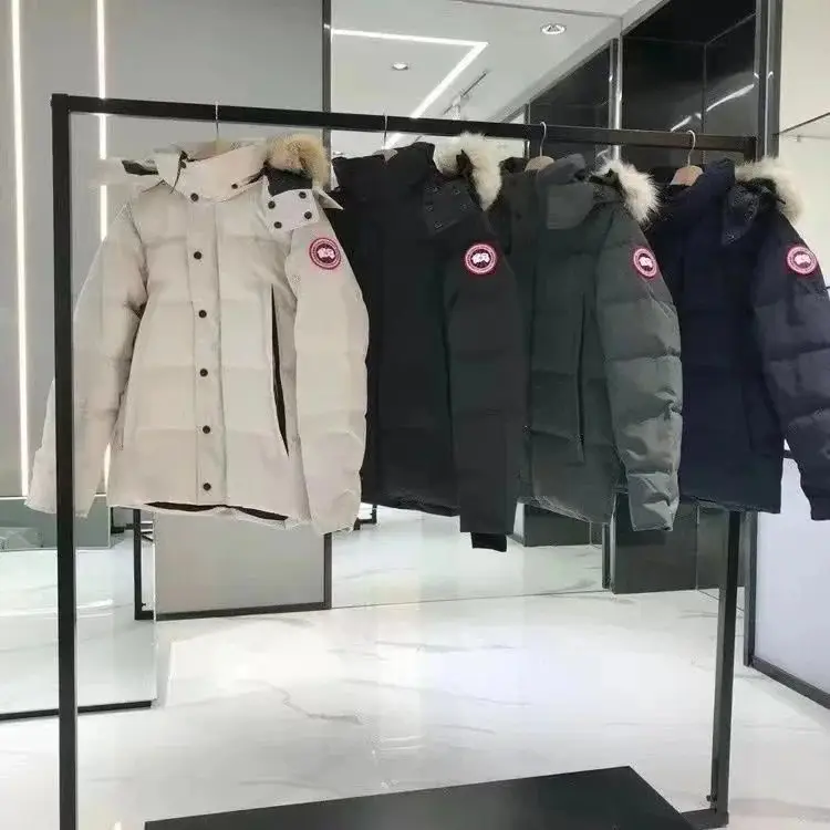 Canada Goose Maya Jacket [19 styles] — foto 2 de 3
