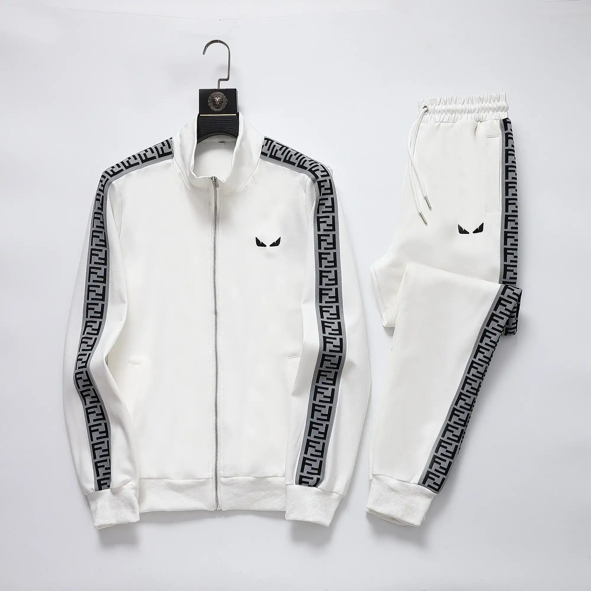 Prada Triangle Logo Jacket/Pants Set [35 styles] — foto 8 de 13