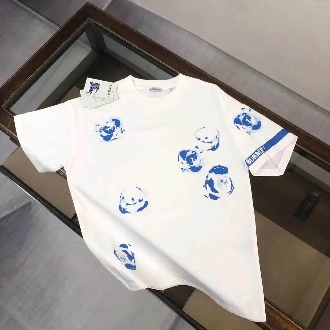Burberry T-Shirt [40 styles] — foto 10 de 15
