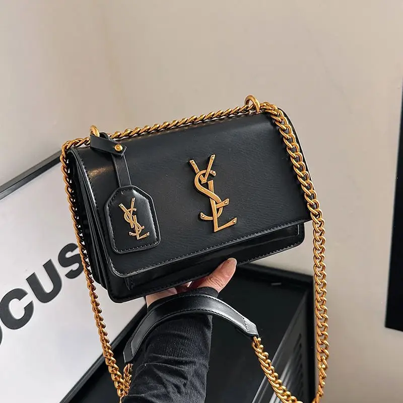 Saint Laurent Niki Bag [2 styles] — foto 2 de 2