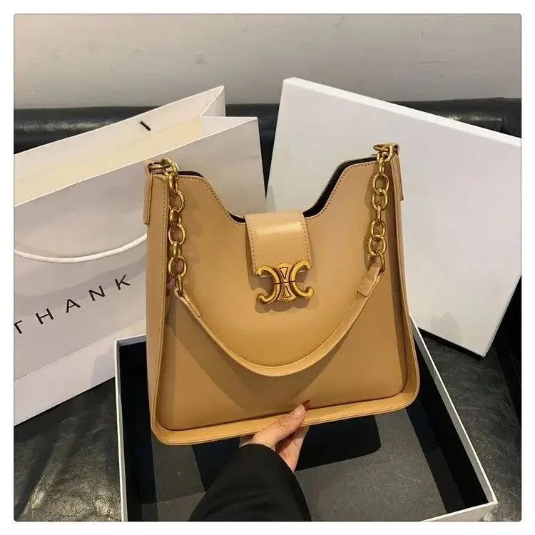 Celine Shoulder Bag — foto 3 de 3