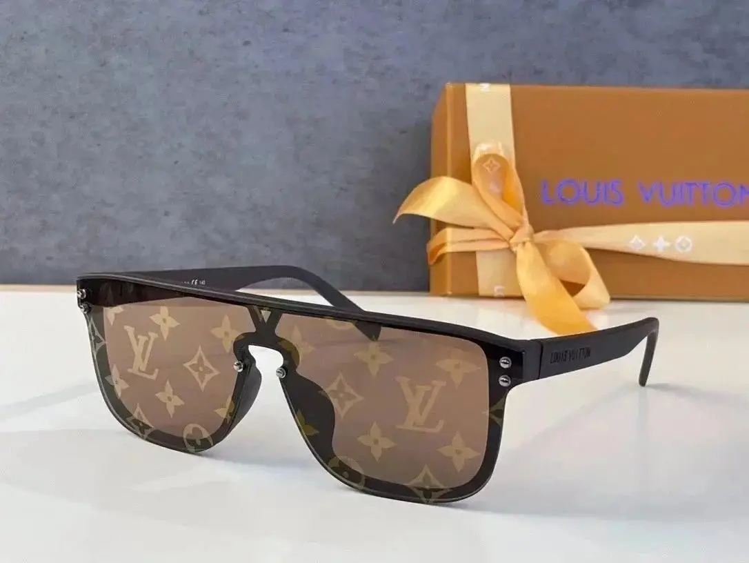 Louis Vuitton Shield Sunglasses [4 styles] — foto 4 de 4