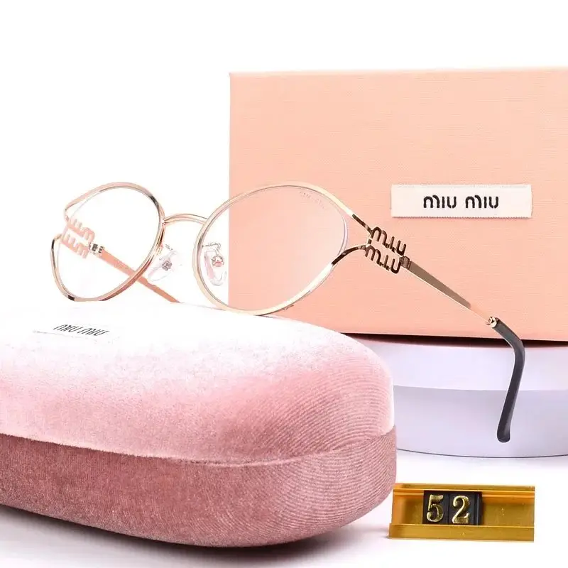 Miu Miu Sunglasses — foto 11 de 12