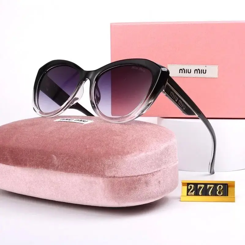 Miu Miu Sunglasses — foto 4 de 12