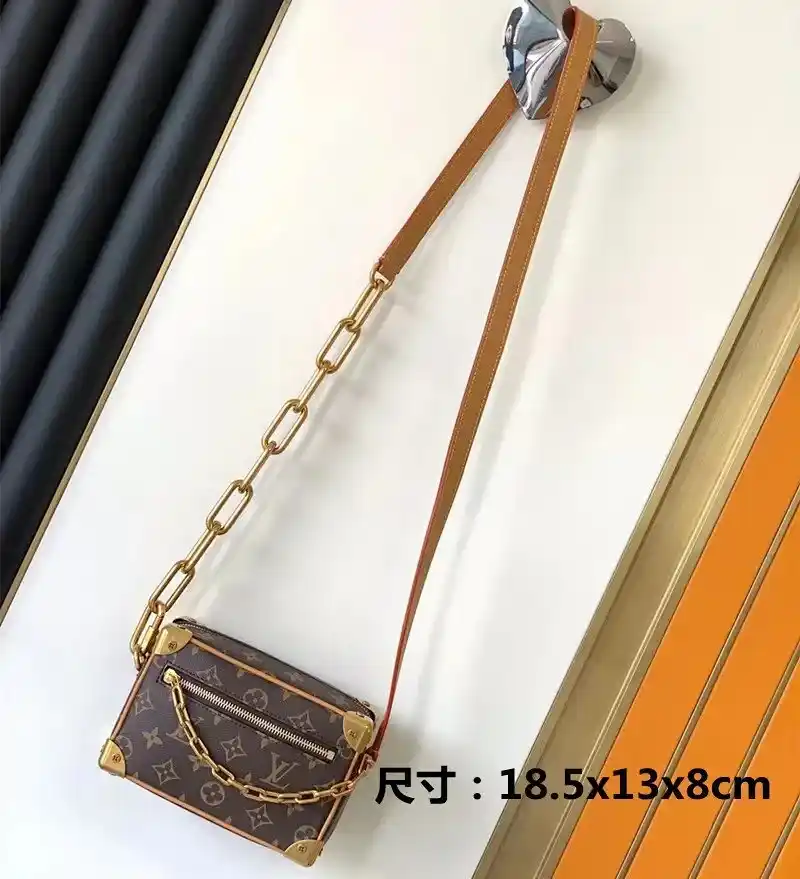 LV CHAIN genuine leather bag — foto 3 de 10