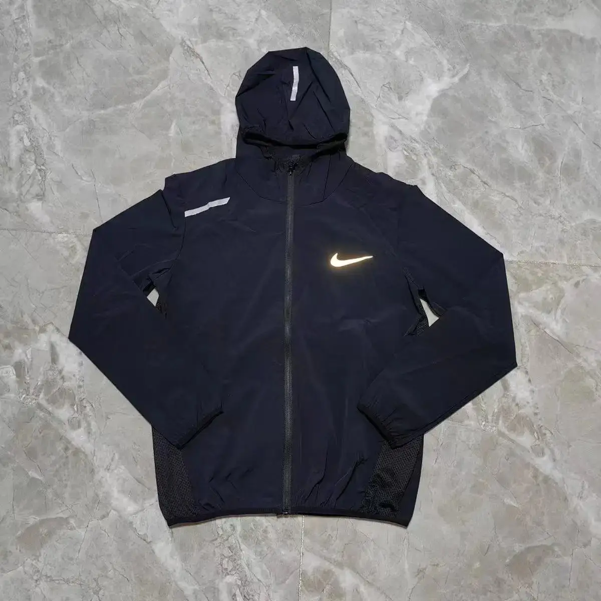Nike Windrunner Jacket [Sun Protection] — foto 3 de 13