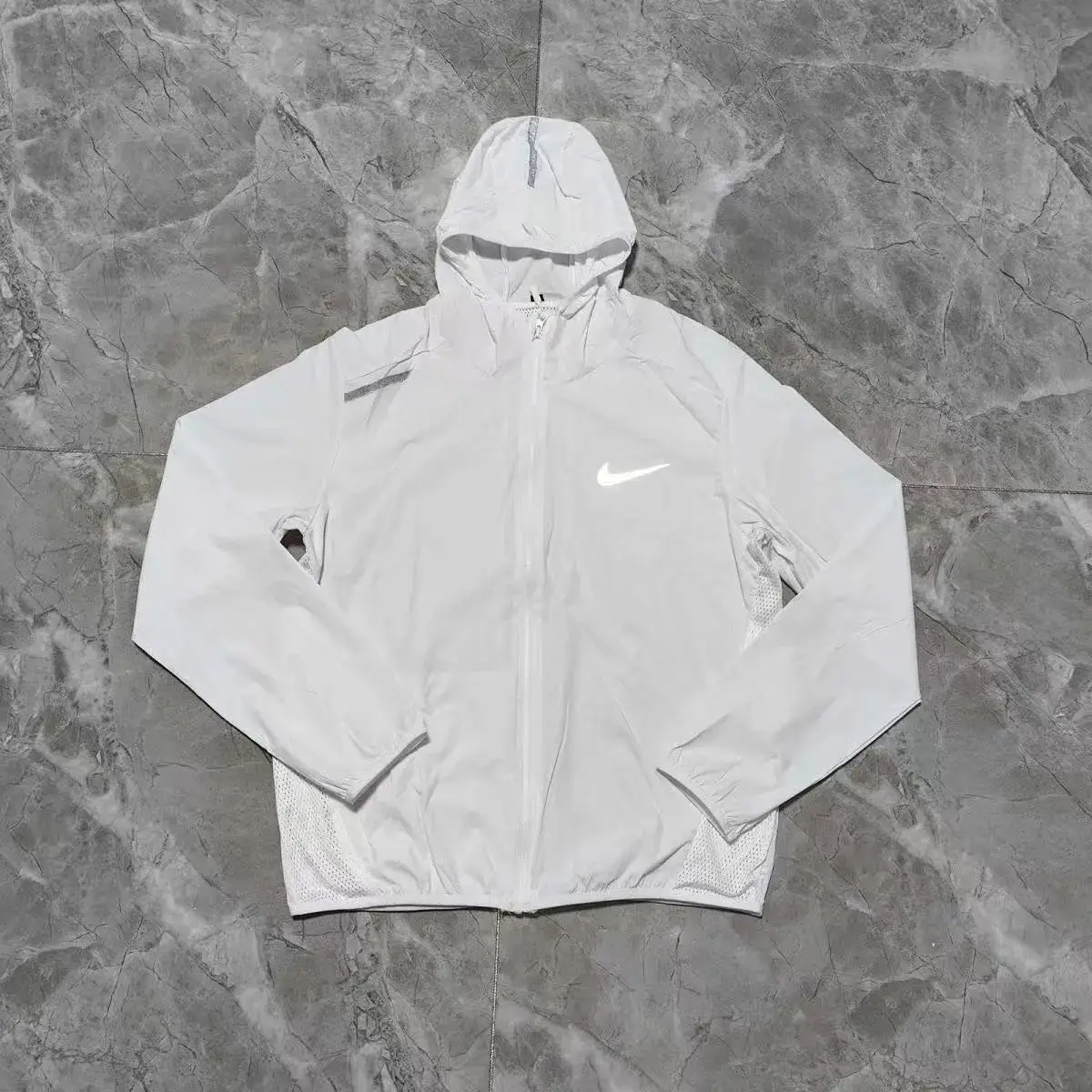 Nike Windrunner Jacket [Sun Protection] — foto 4 de 13