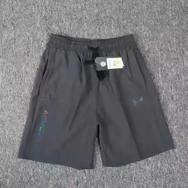 Under Armour sports pants， Jacket — foto 13 de 15