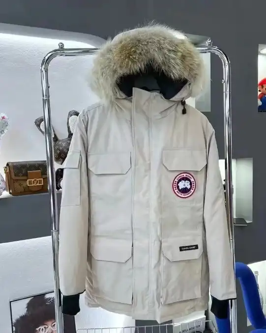 Canada Goose Expedition Parka Jackets [25 styles] — foto 7 de 14