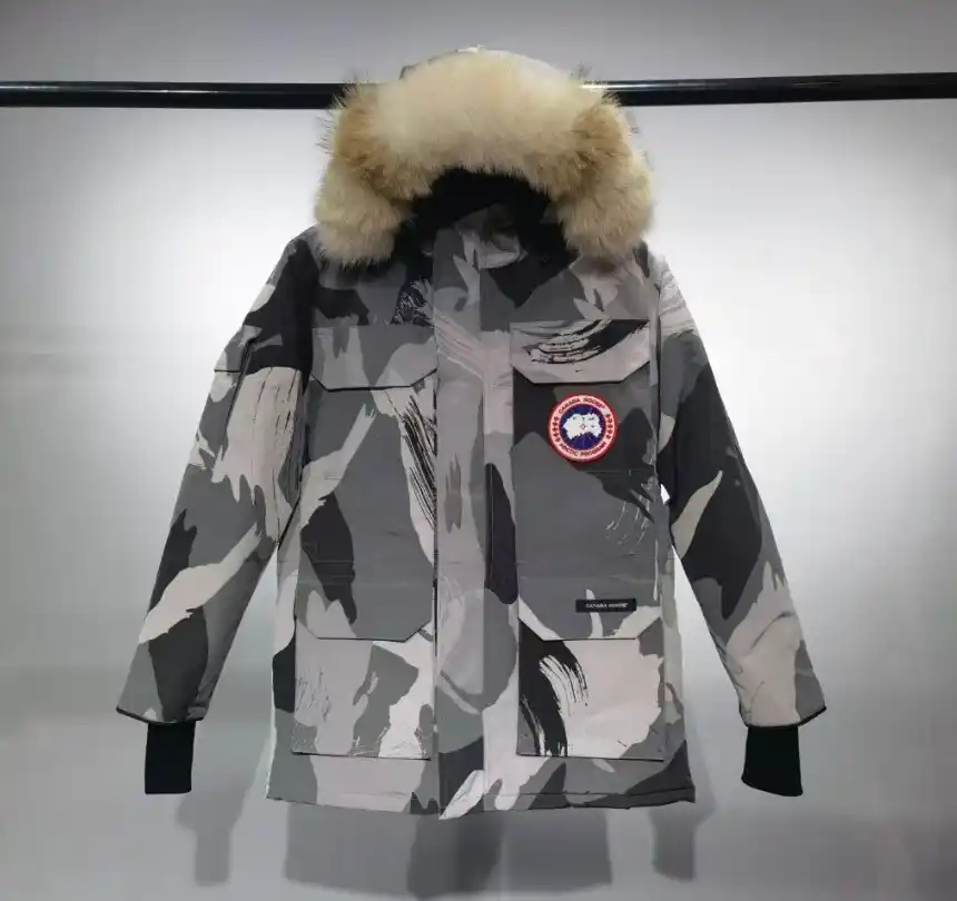 Canada Goose Expedition Parka Jackets [25 styles] — foto 9 de 14