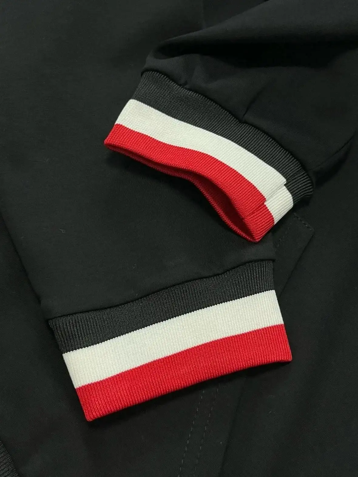 Moncler Hoodies [1 styles] — foto 14 de 14