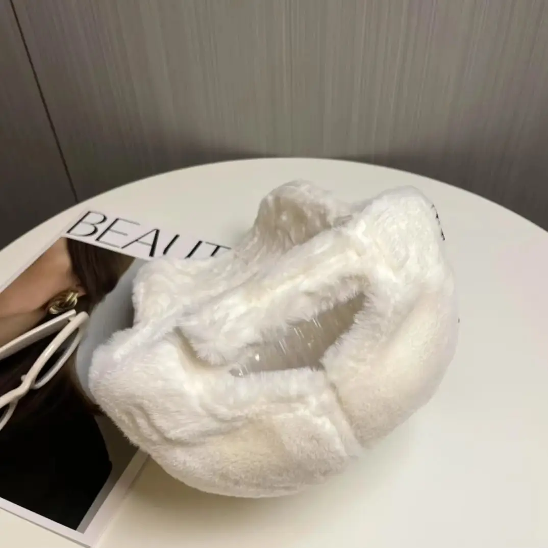 Prada Re-Nylon Faux Fur Baseball Cap — foto 10 de 12