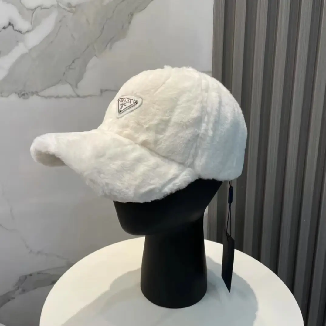 Prada Re-Nylon Faux Fur Baseball Cap — foto 4 de 12