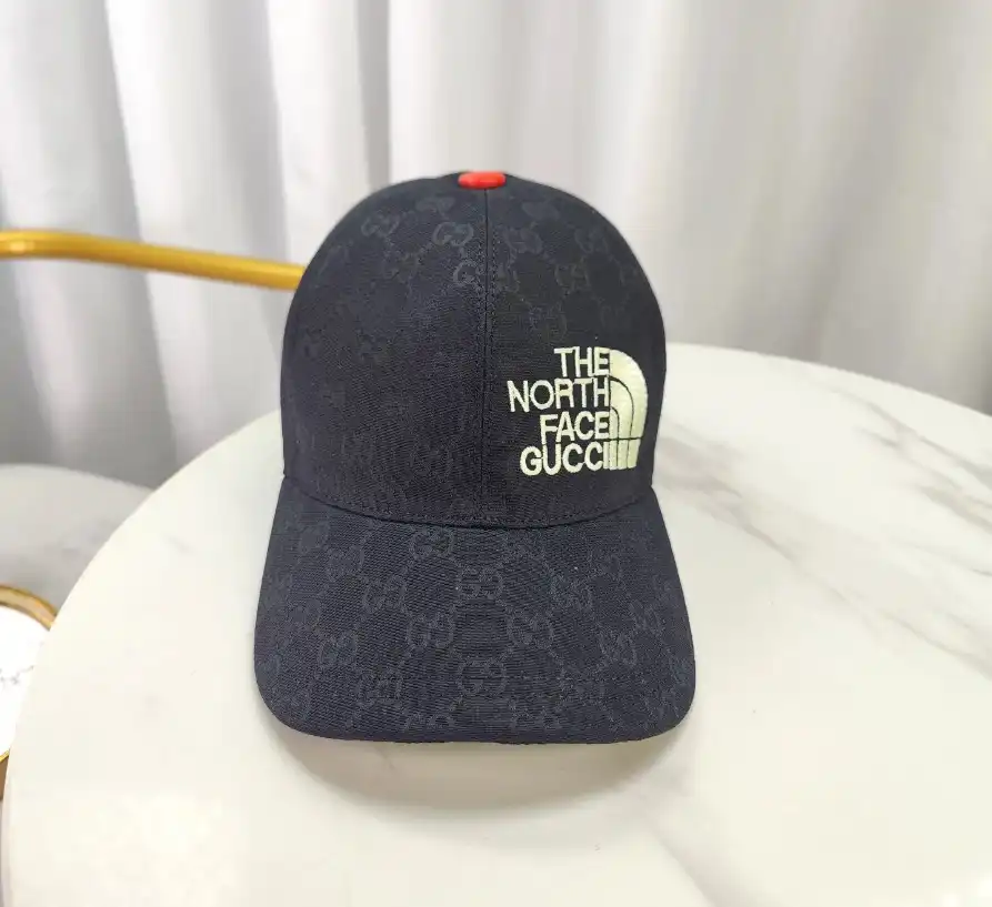 Gucci GG Supreme Caps [40 styles] — foto 11 de 15