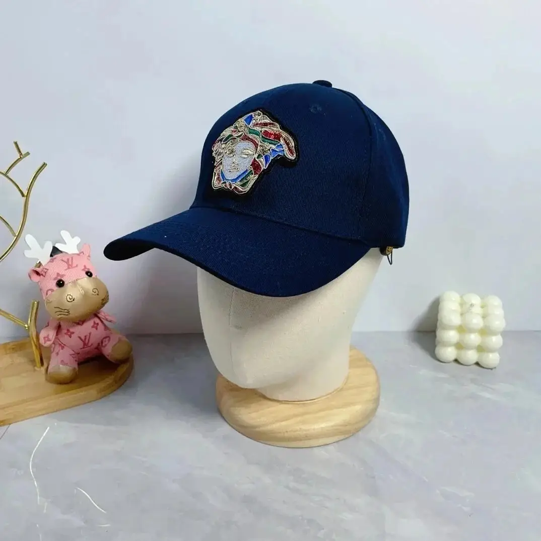 Versace cap — foto 14 de 14