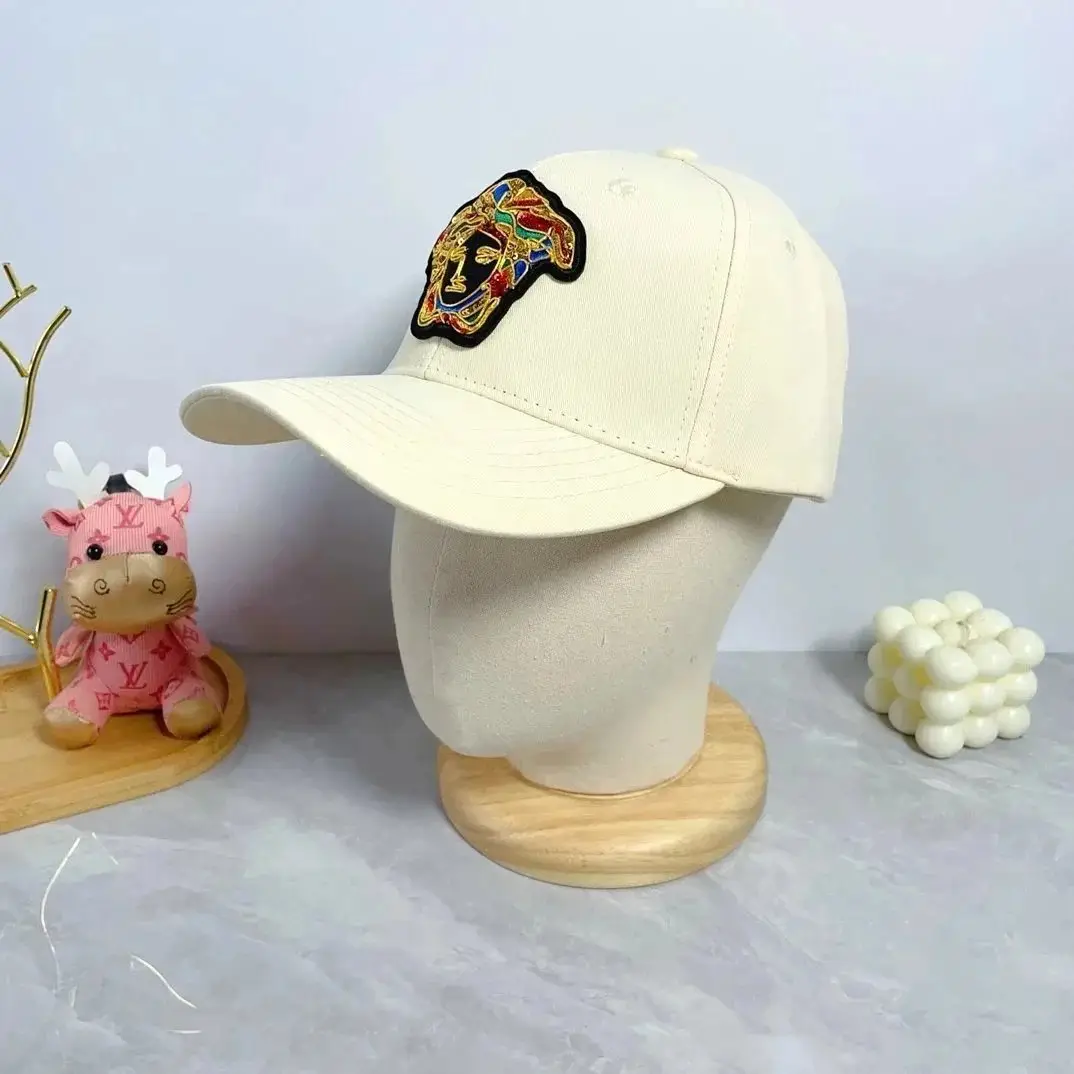 Versace cap — foto 8 de 14