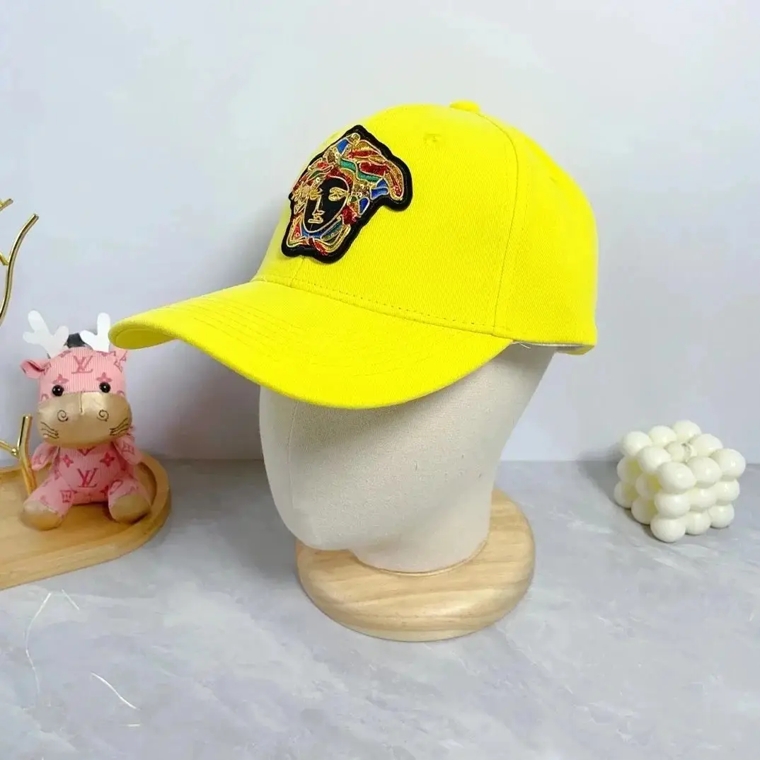 Versace cap — foto 9 de 14