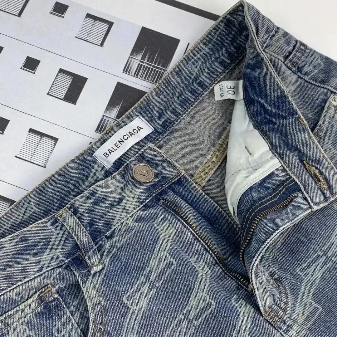 Burberry Equestrian Knight Logo Jeans [6 styles] — foto 7 de 14