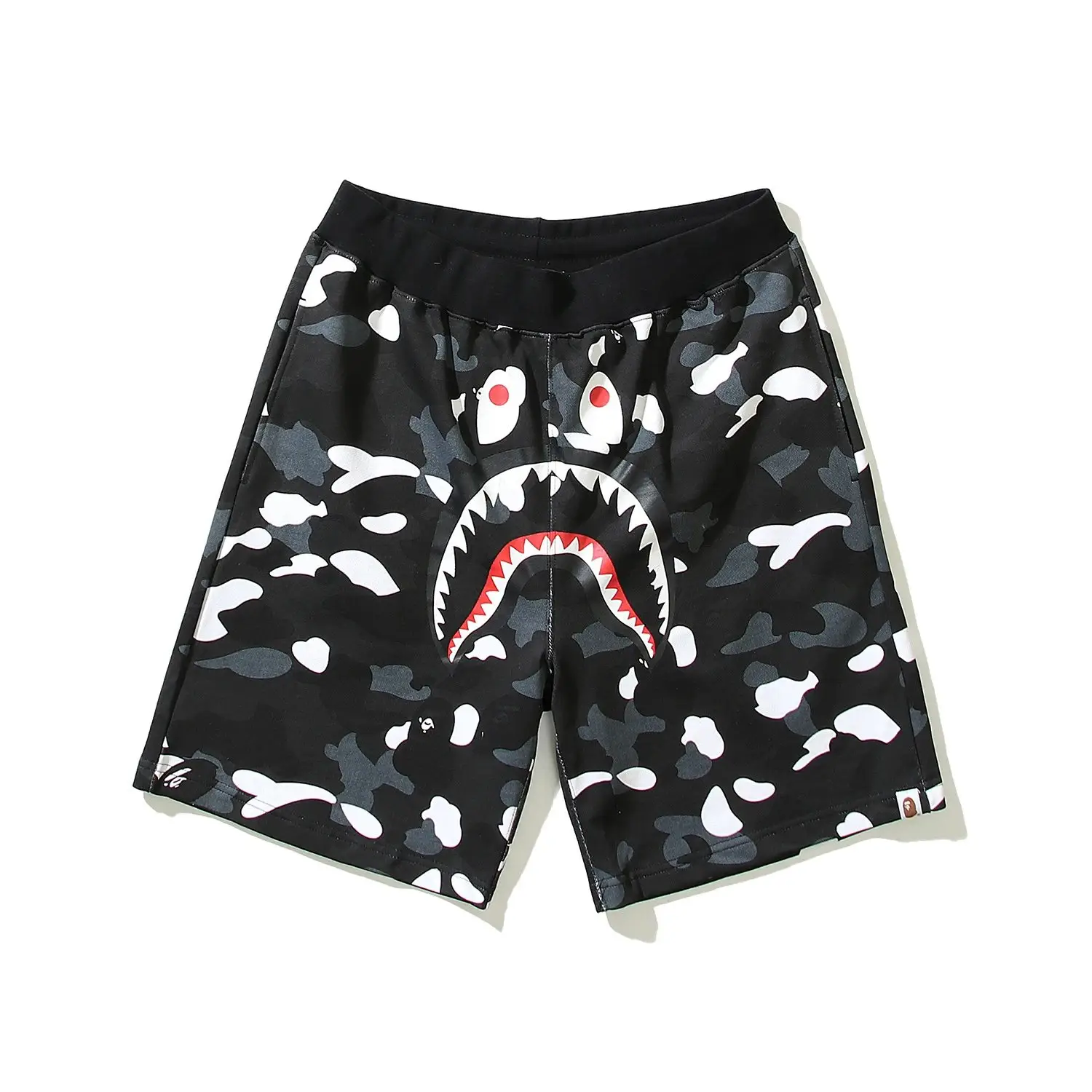 BAPE Space Camo Shark Sweat Shorts — foto 3 de 5