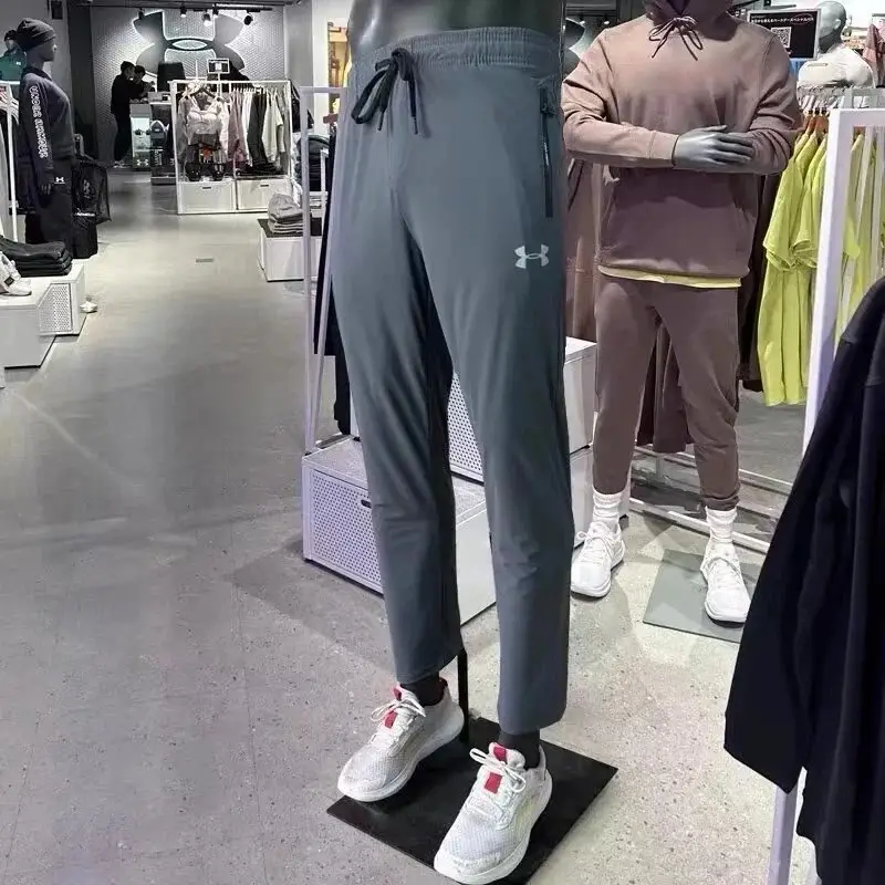 Under Armour Sportswear Pants [12 styles] — foto 7 de 13
