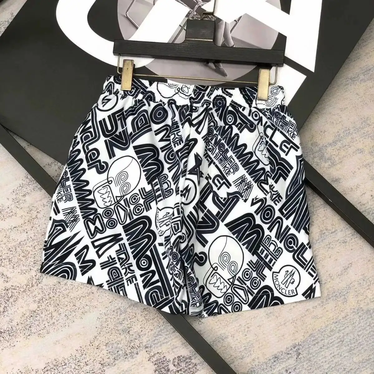 Moncler shorts — foto 2 de 5