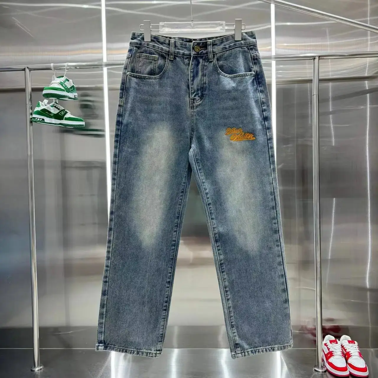 LV Louis Vuitton Monogram Jeans [9 Styles] — foto 13 de 15