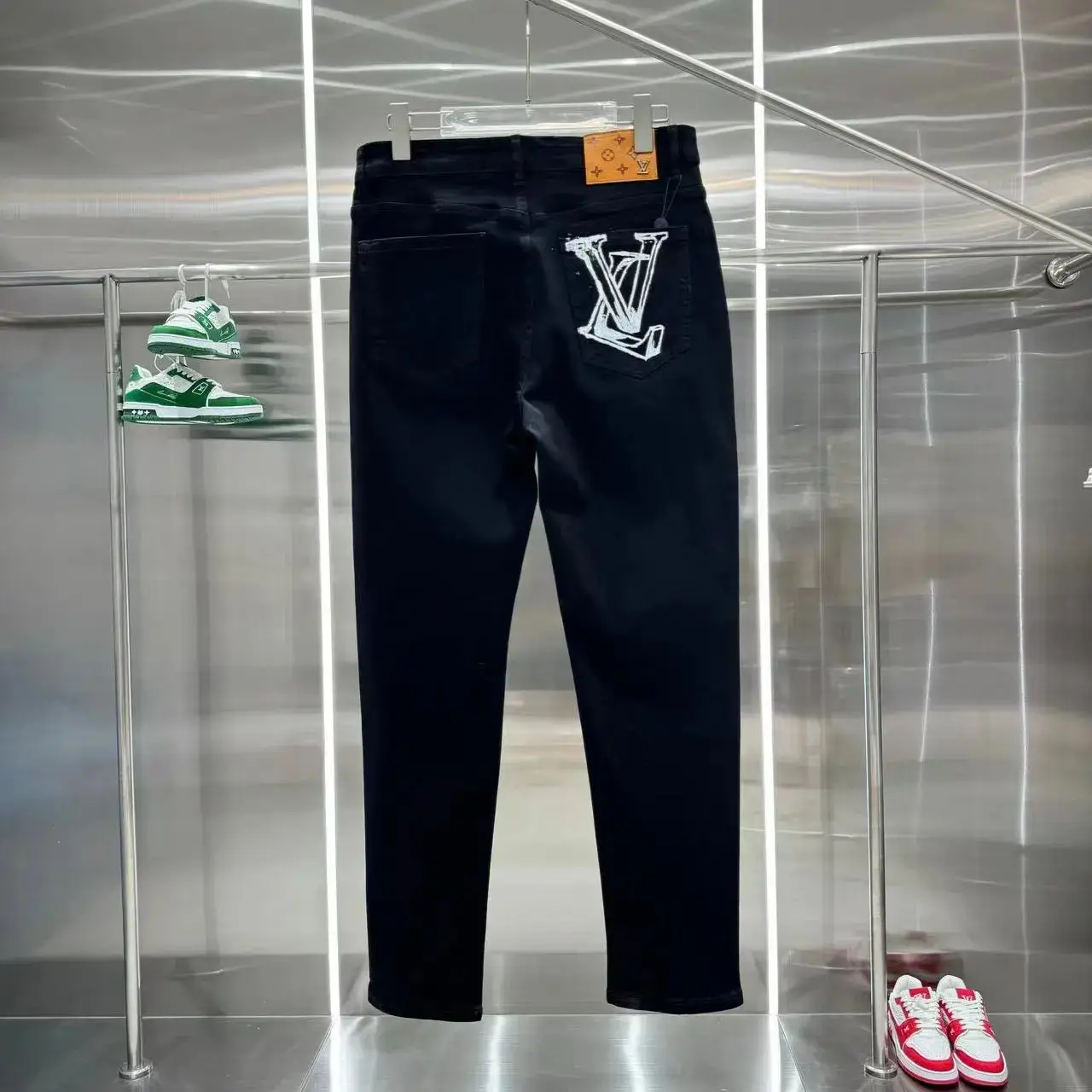 LV Louis Vuitton Monogram Jeans [9 Styles] — foto 15 de 15