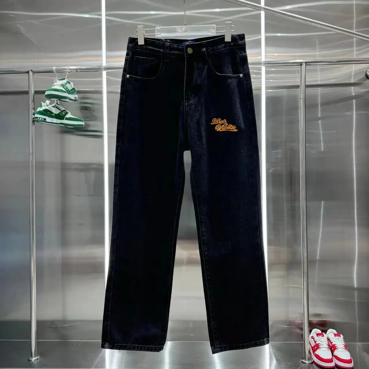 LV Louis Vuitton Monogram Jeans [9 Styles] — foto 8 de 15
