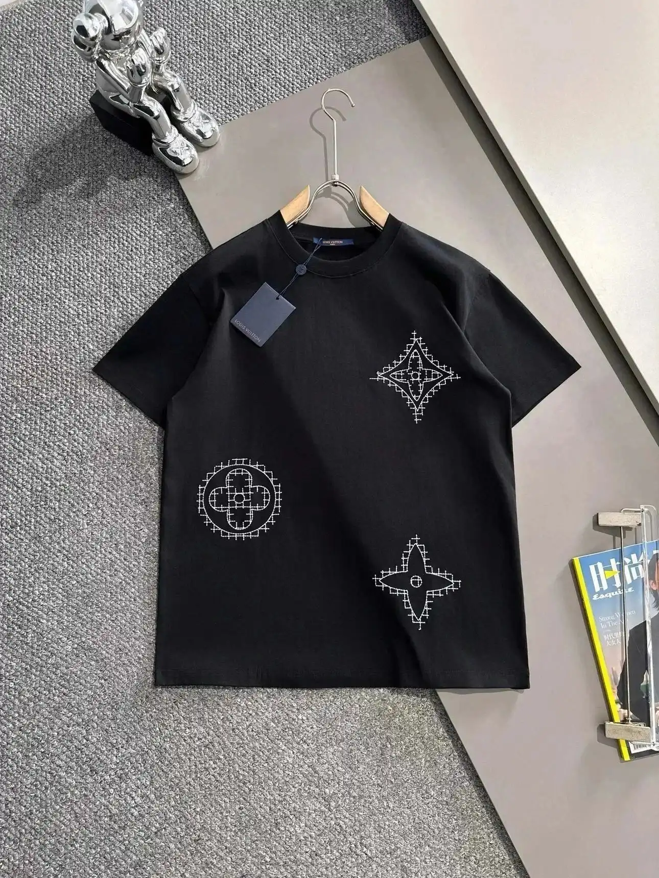 LV T-Shirt — foto 2 de 10