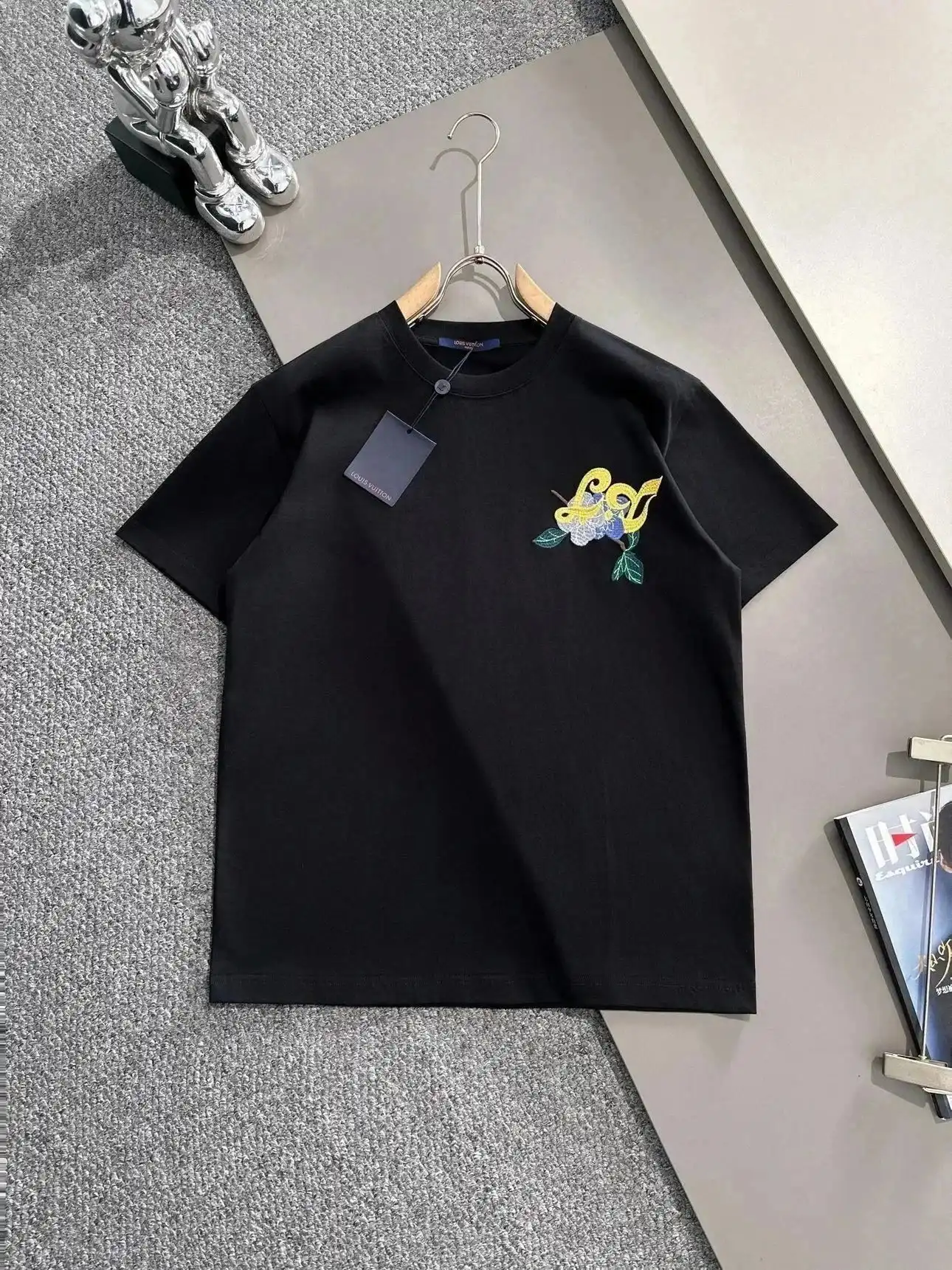 LV T-Shirt — foto 8 de 10