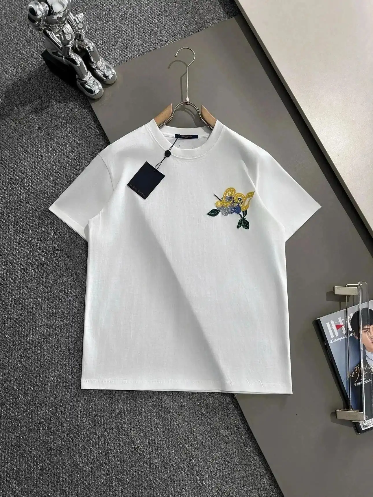 LV T-Shirt — foto 9 de 10