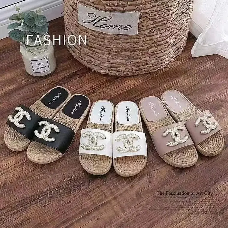 Chanel Slippers — foto 2 de 5