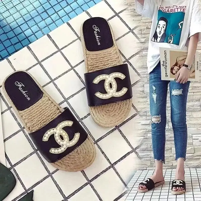 Chanel Slippers — foto 3 de 5