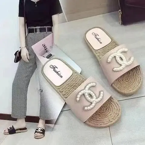 Chanel Slippers — foto 4 de 5