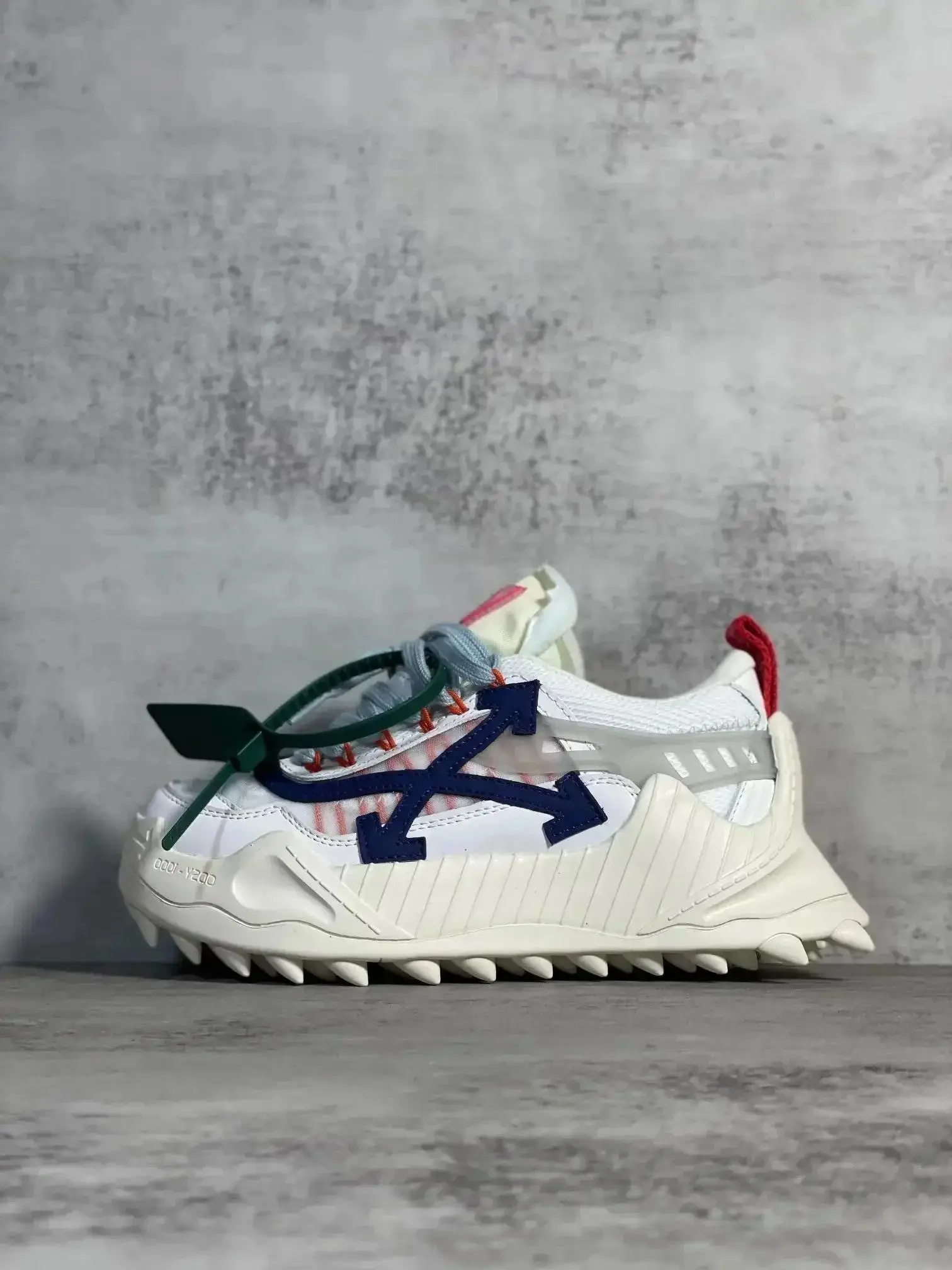off white sneakers (20+) — foto 11 de 12
