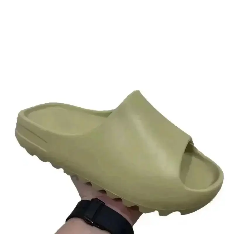 adidas Yeezy Slide Sandals — foto 9 de 9