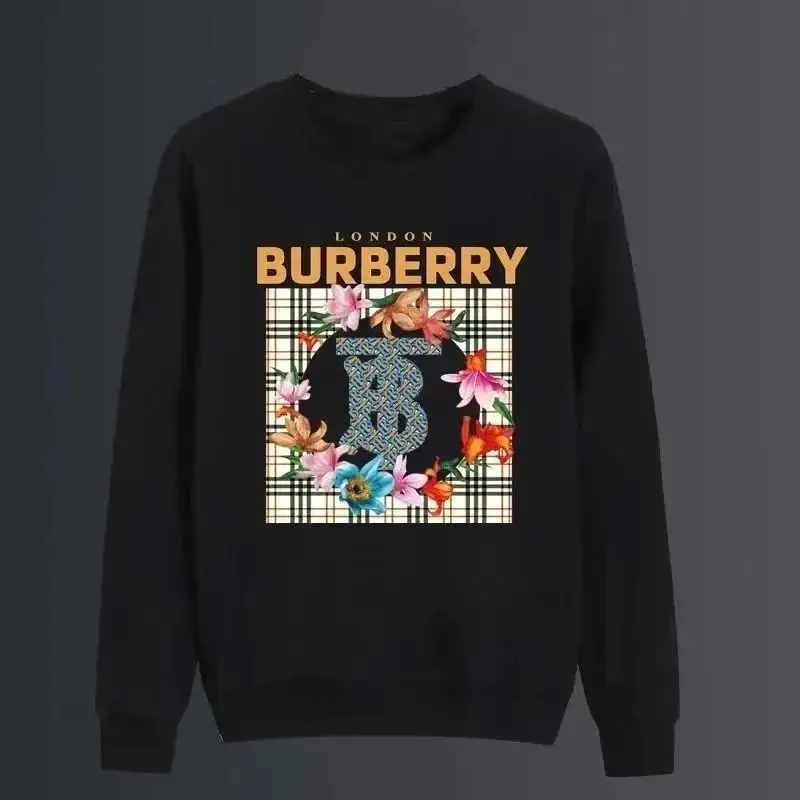 Burberry Check Print & Teddy Bear Graphic Sweatshirts — foto 3 de 11
