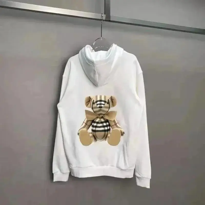 Burberry Check Print & Teddy Bear Graphic Sweatshirts — foto 6 de 11
