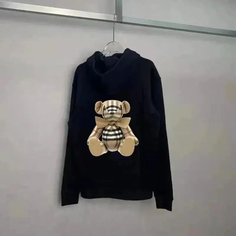 Burberry Check Print & Teddy Bear Graphic Sweatshirts — foto 7 de 11