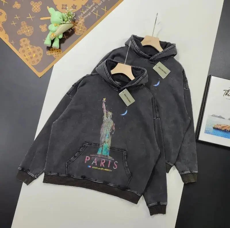 Balenciaga BB Logo Hoodie — foto 4 de 13