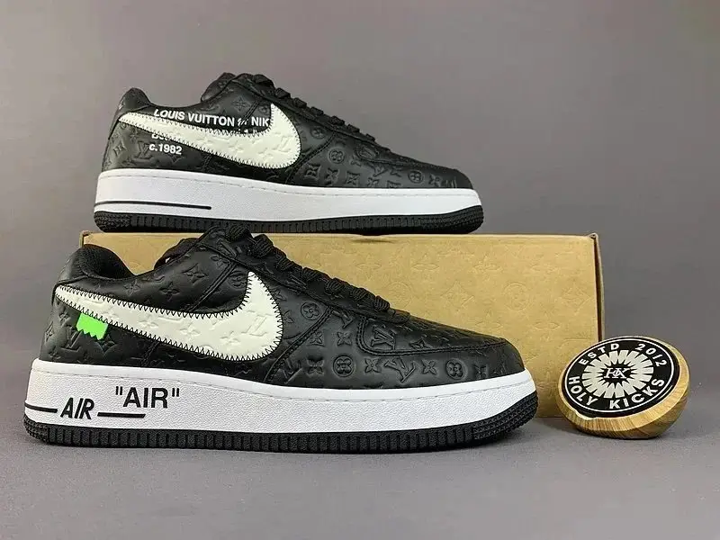 LV ARCH LICHT SNEAKER — foto 14 de 15