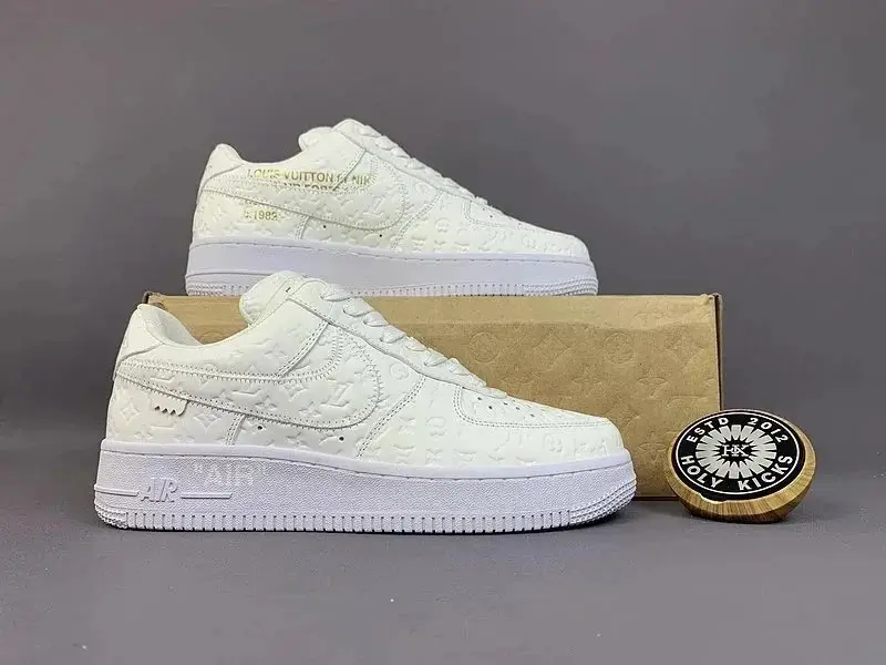 LV ARCH LICHT SNEAKER — foto 2 de 15