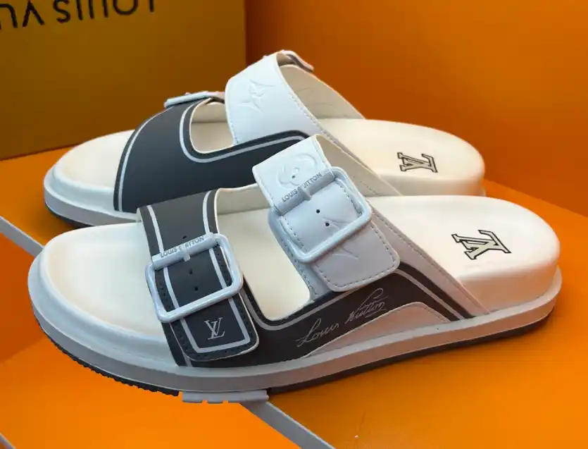 LV slippers — foto 6 de 15
