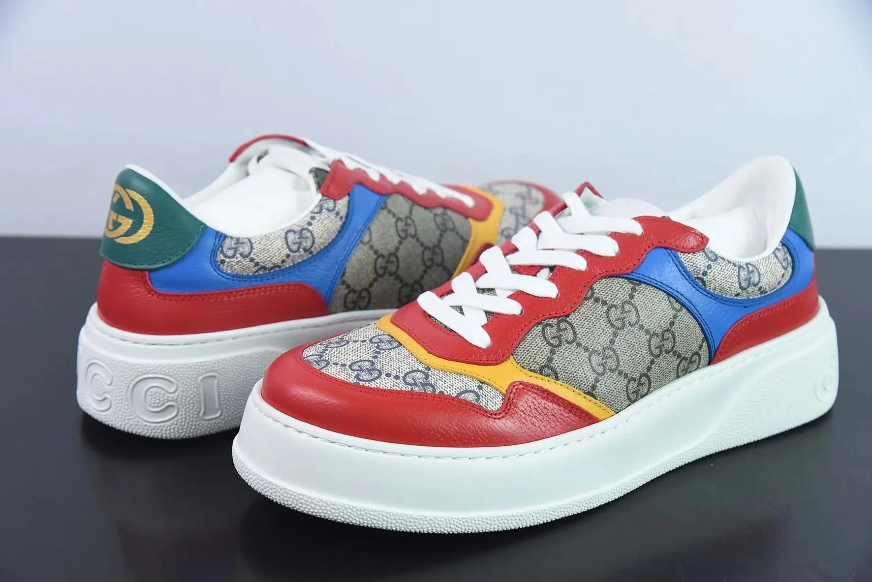 Gucci Rhyton Sneakers [21 styles] — foto 7 de 11